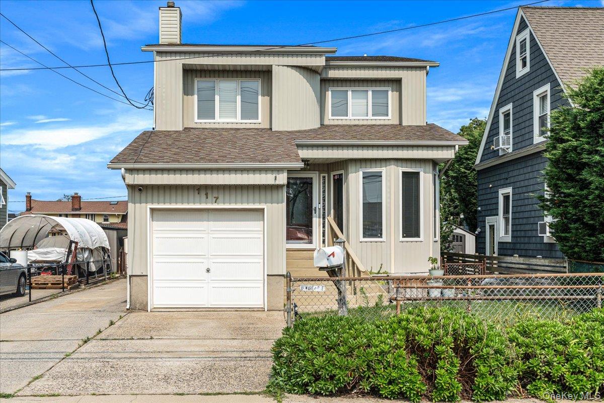 2nd image of 117 Gordon Pl, Hempstead, NY 11520 | MLS# 1029360