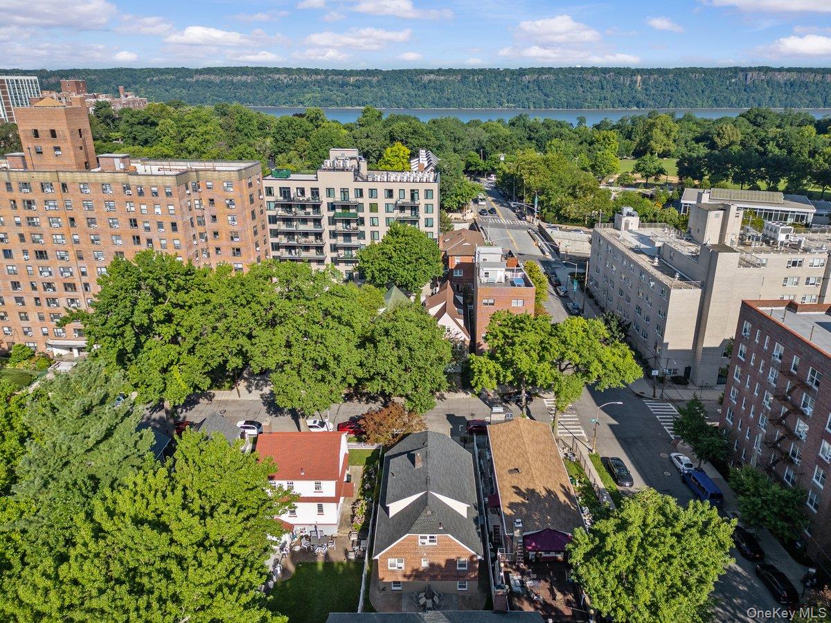 3rd image of 3132 Fairfield Ave, New York, NY 10463 | MLS# 1029364