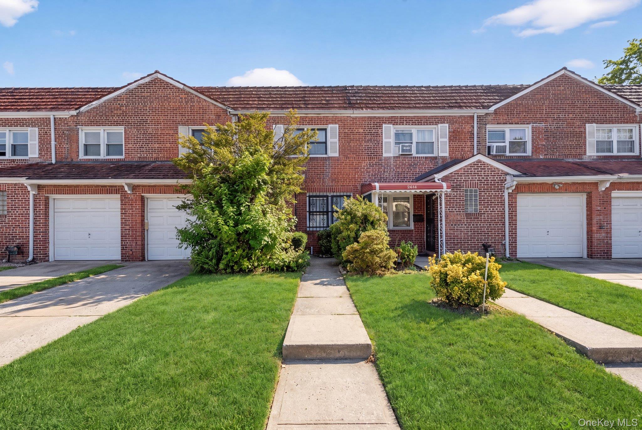 15th image of 186 14 121st Ave, New York, NY 11412 | MLS# 1029369