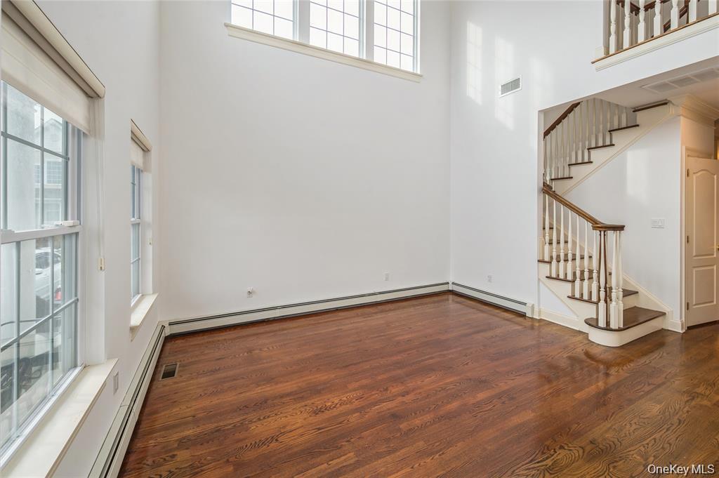 3rd image of 22 Meadow Ct, Oakdale, NY 11769 | MLS# 1029383