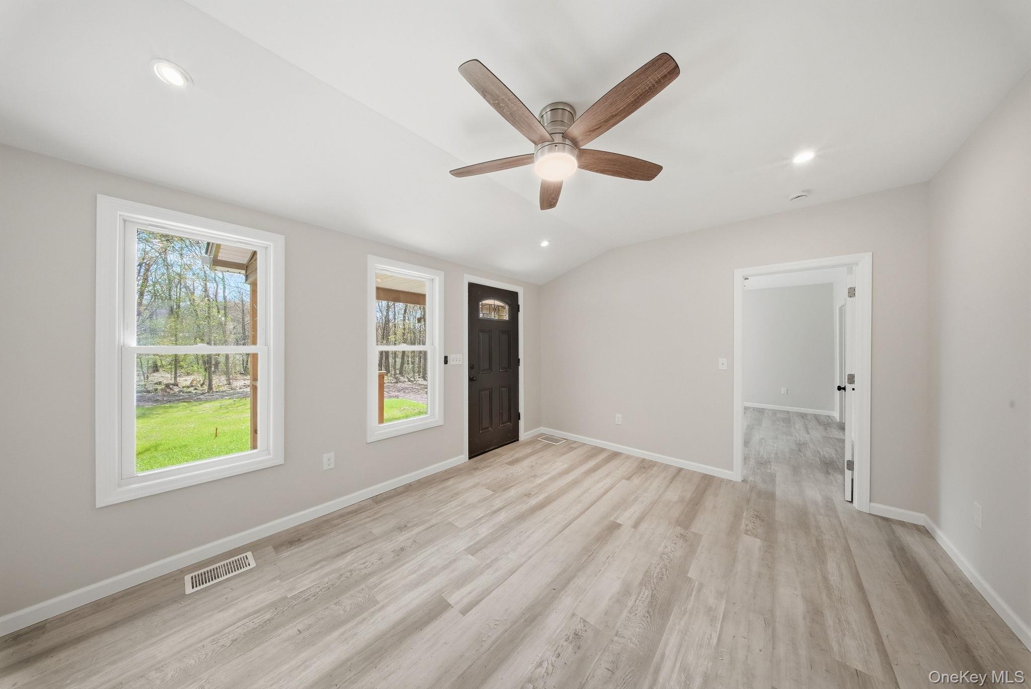 3rd image of 24 Farmingdale Ln, Wallkill, NY 12721 | MLS# 1029410