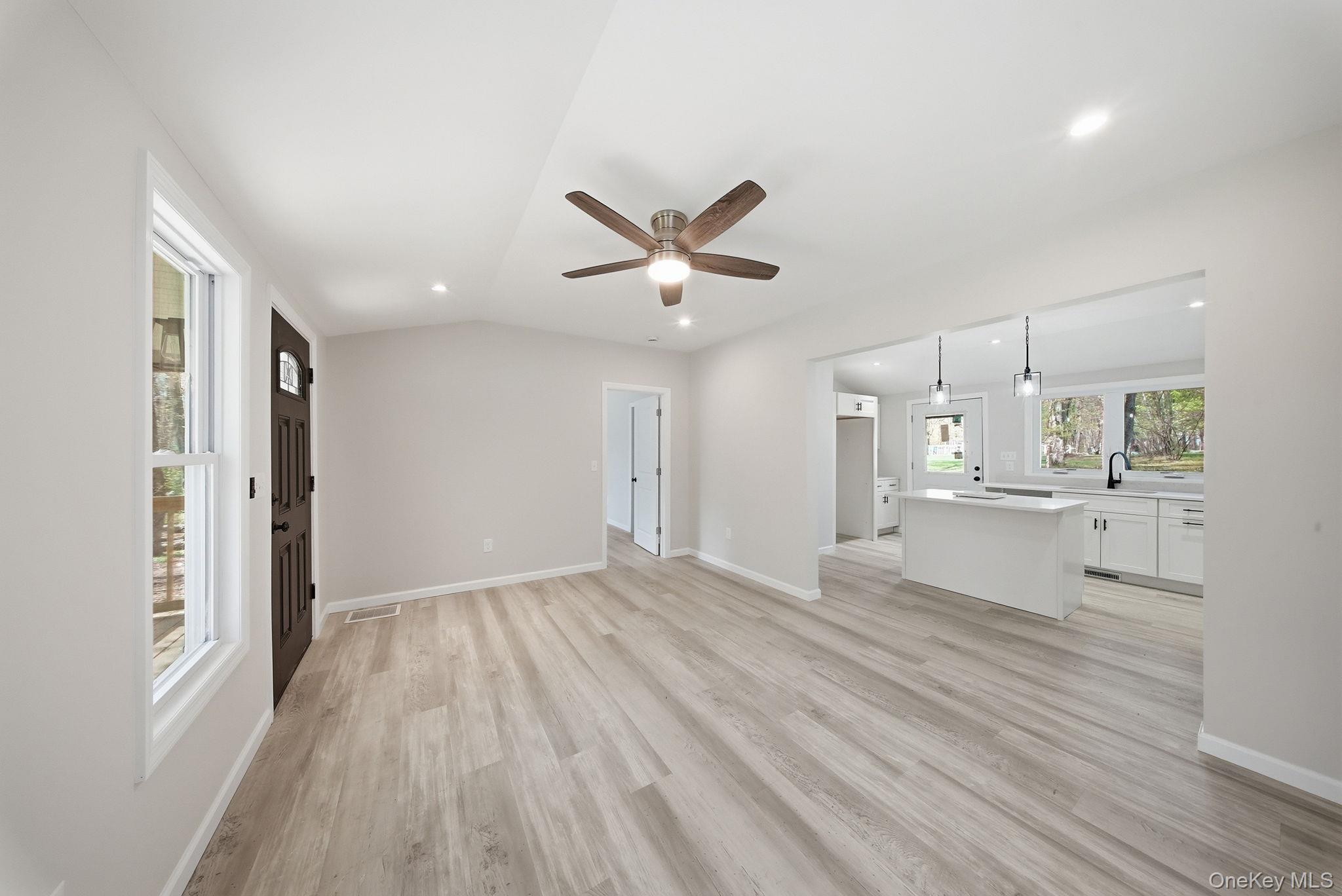 4th image of 24 Farmingdale Ln, Wallkill, NY 12721 | MLS# 1029410