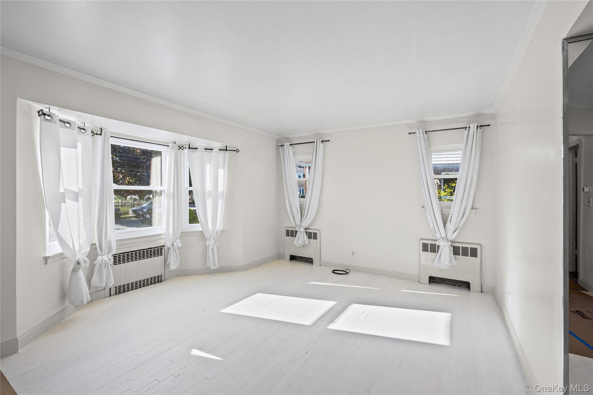 3rd image of 6 Grenville Ct, Hempstead, NY 11518 | MLS# 1029421