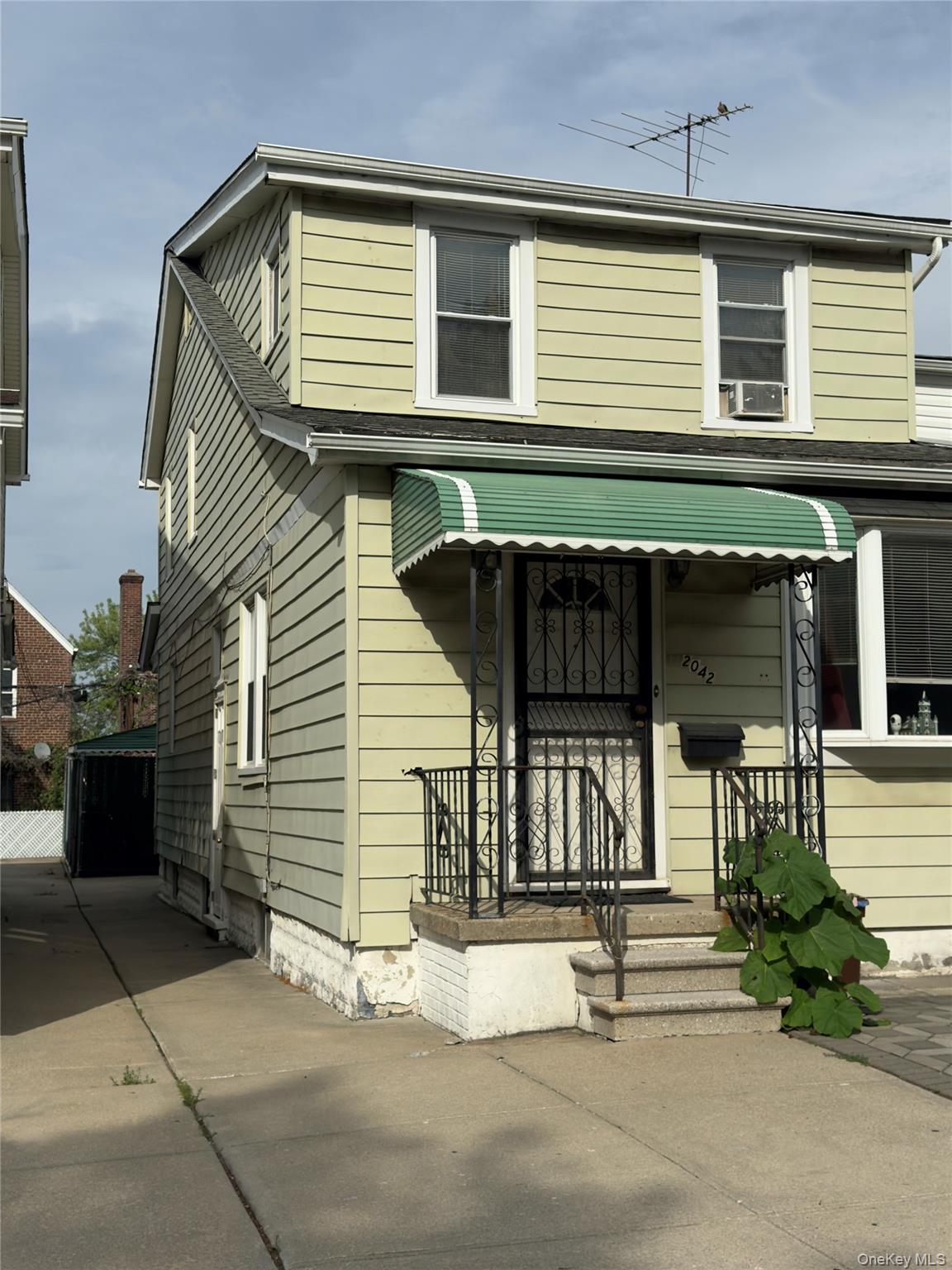 1st image of 2042 Colonial Ave, New York, NY 10461 | MLS# 1029422