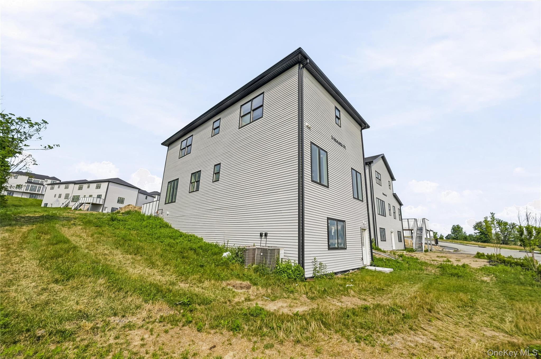 9th image of 1 Periwinkle Ct, Chester, NY 10918 | MLS# 1029430