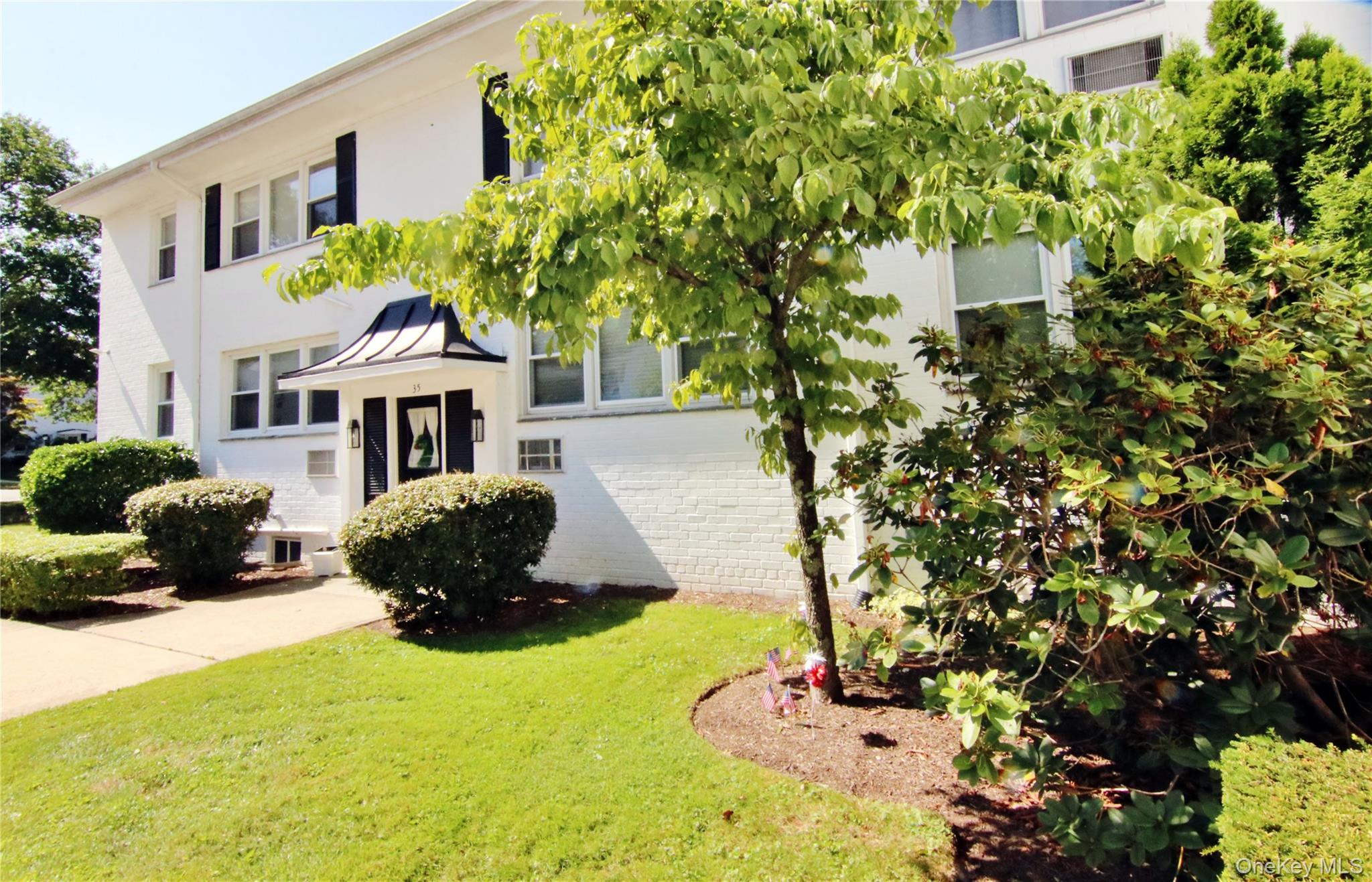 4th image of 35 Avon Cir, Rye, NY 10573