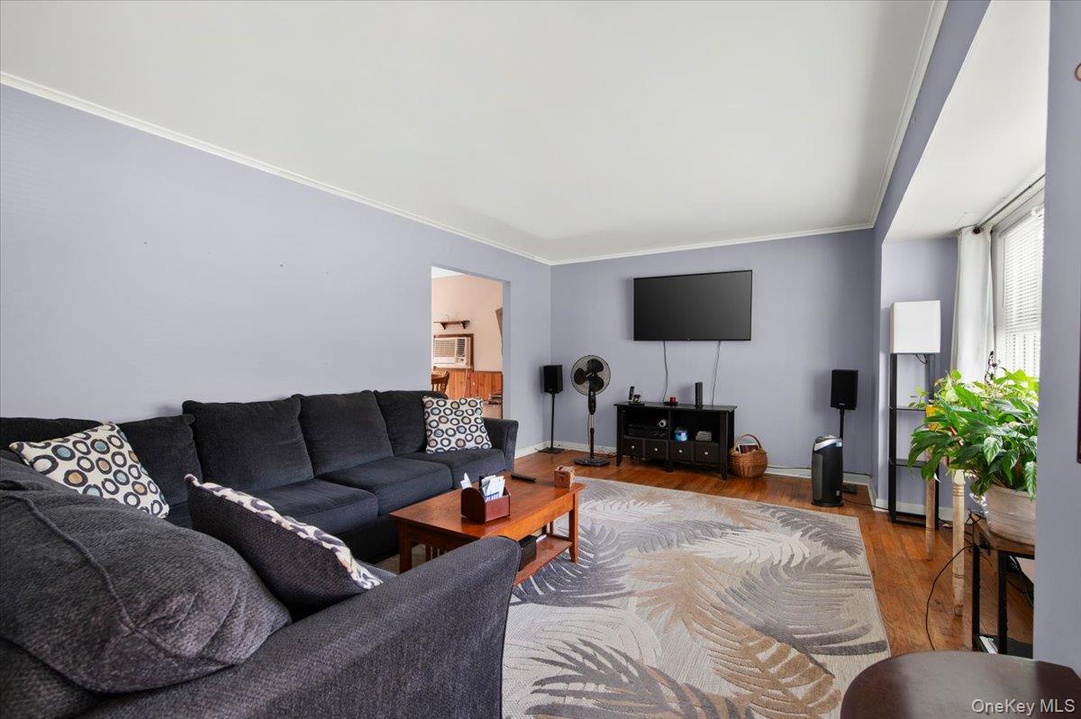 5th image of 101 Lake Ave, Smithtown, NY 11780 | MLS# 1029446