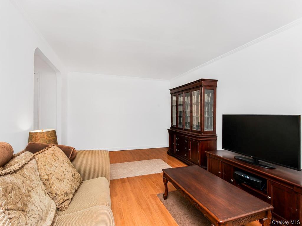 4th image of 306 E Mosholu Pkwy S #4F, Bronx, NY 10458 | MLS# 1029449