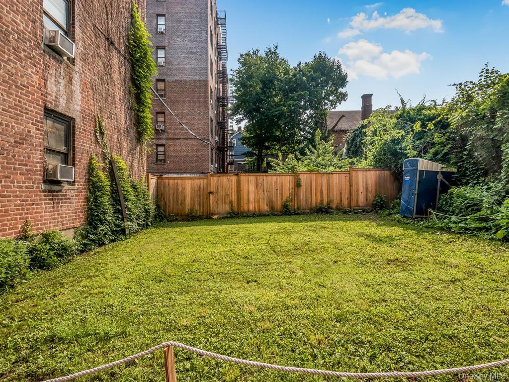 2nd image of 306 E Mosholu Pkwy S, Bronx, NY 10458