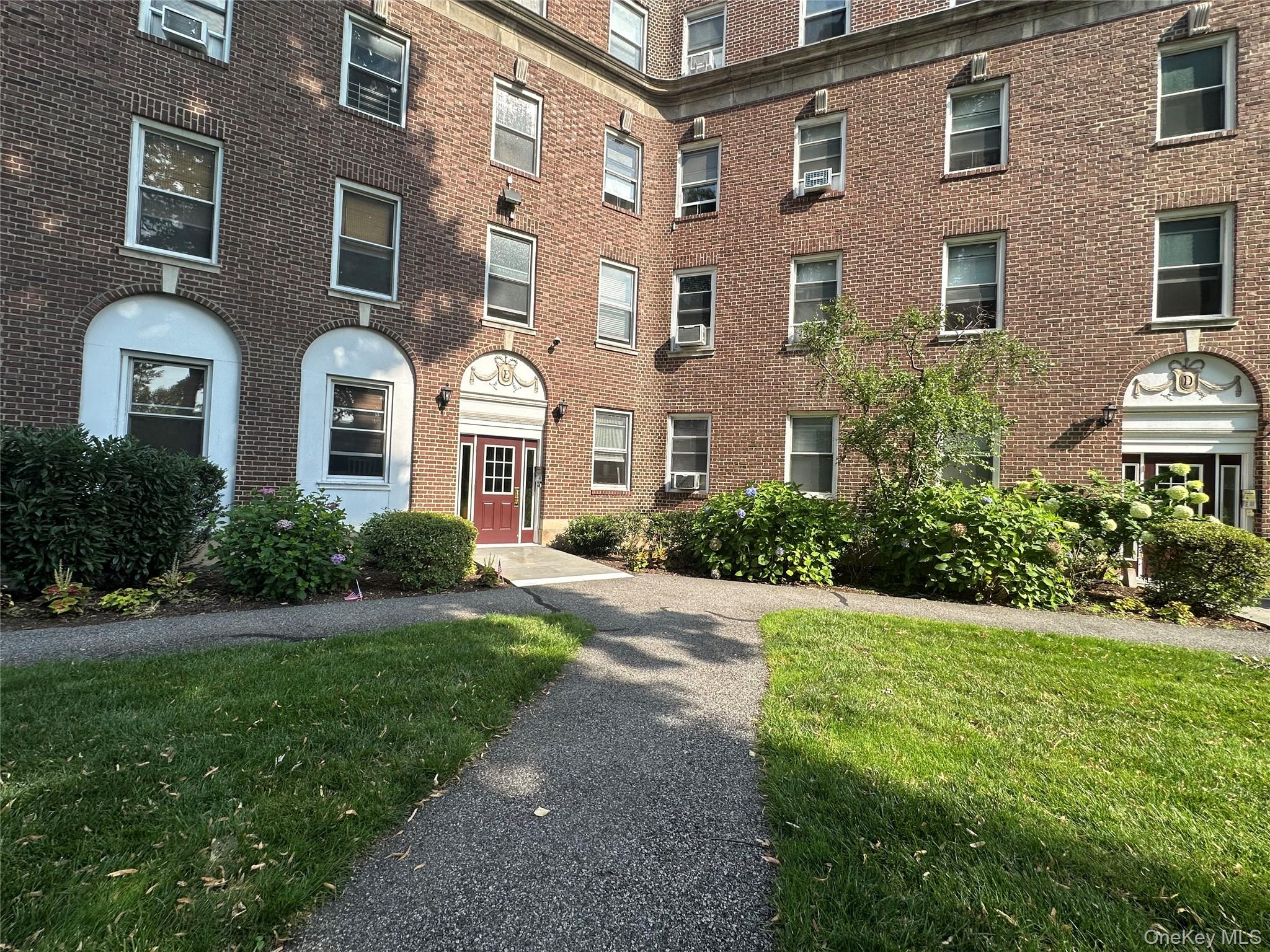 2nd image of 445 Gramatan Ave #EB1, Mount Vernon, NY 10552 | MLS# 1029466