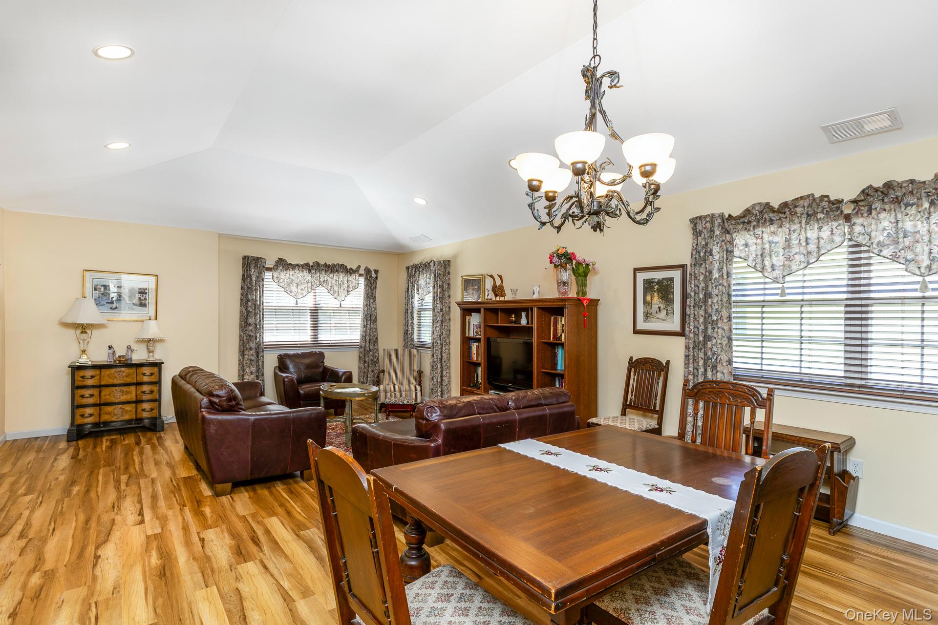 5th image of 1204 Aerie Wy #1204, Southampton, NY 11942 | MLS# 1029482