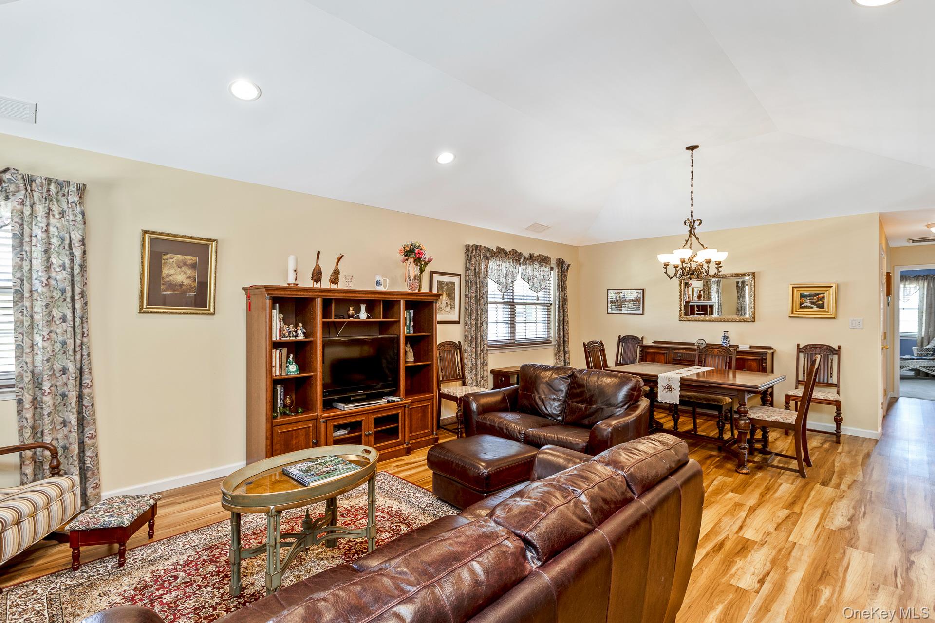 2nd image of 1204 Aerie Wy #1204, Southampton, NY 11942 | MLS# 1029482