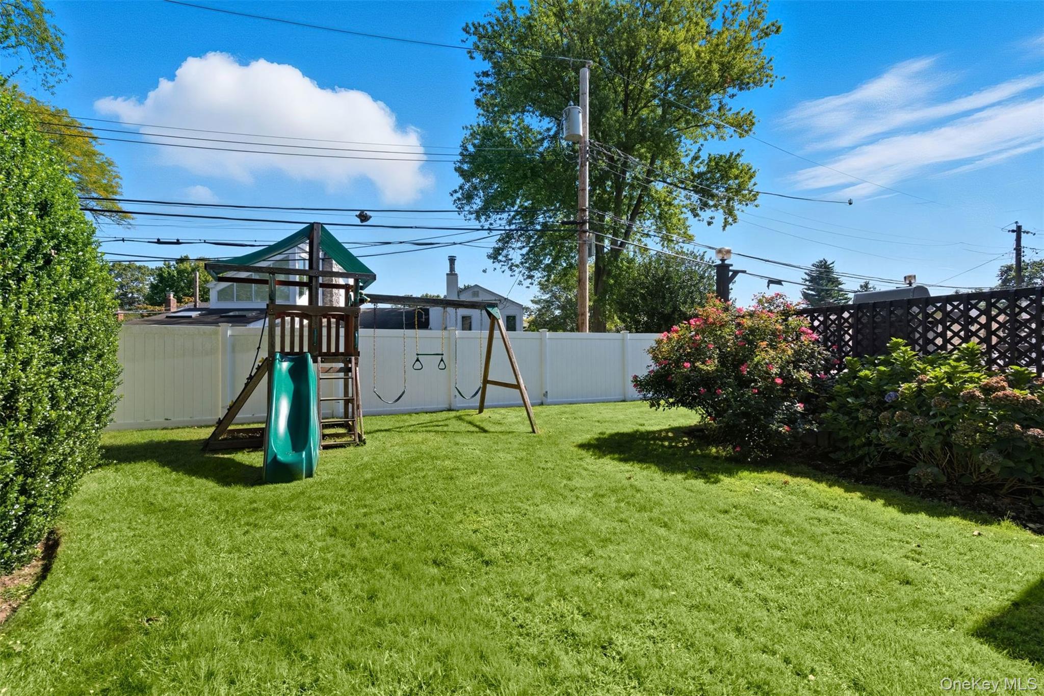 34th image of 17 Willben Ln, Oyster Bay, NY 11803 | MLS# 1029484