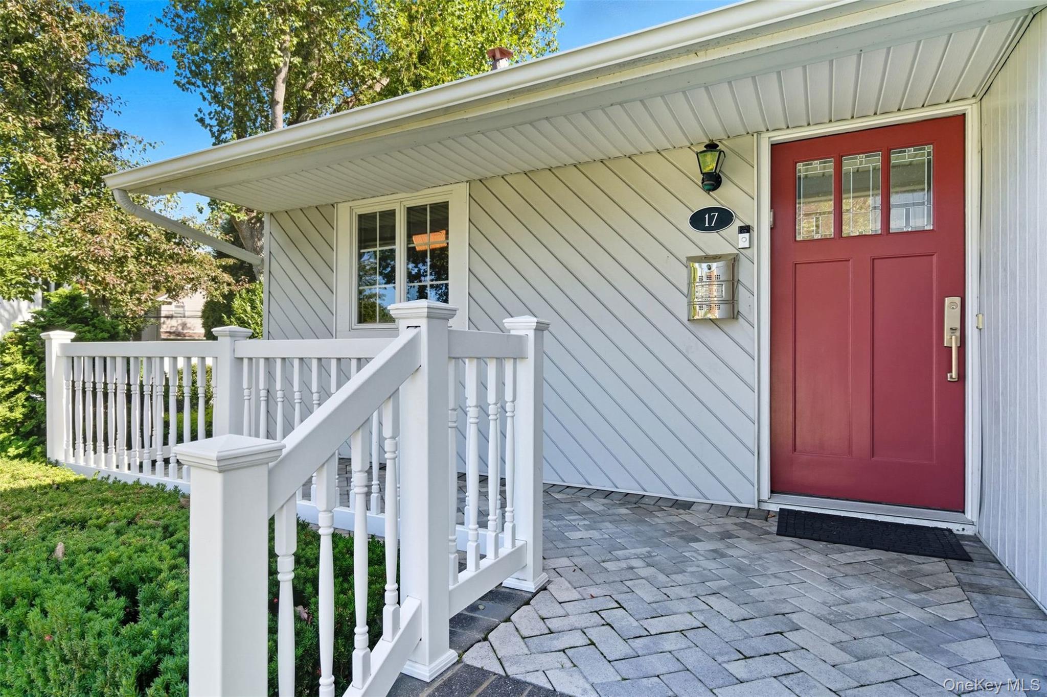 3rd image of 17 Willben Ln, Oyster Bay, NY 11803 | MLS# 1029484