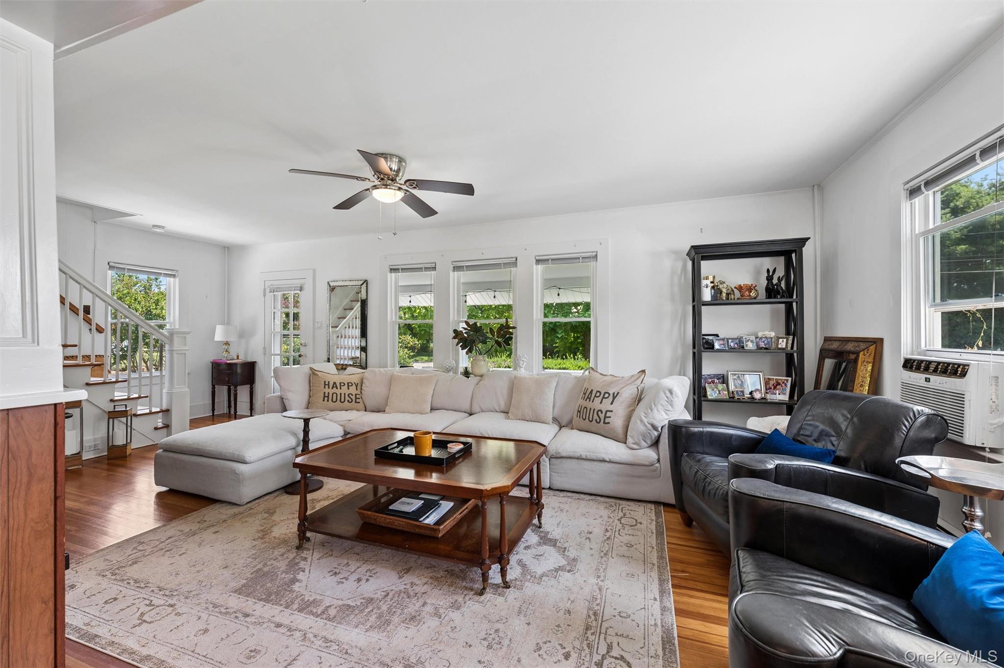 3rd image of 15 S Bay Ave, Southampton, NY 11941 | MLS# 1029520