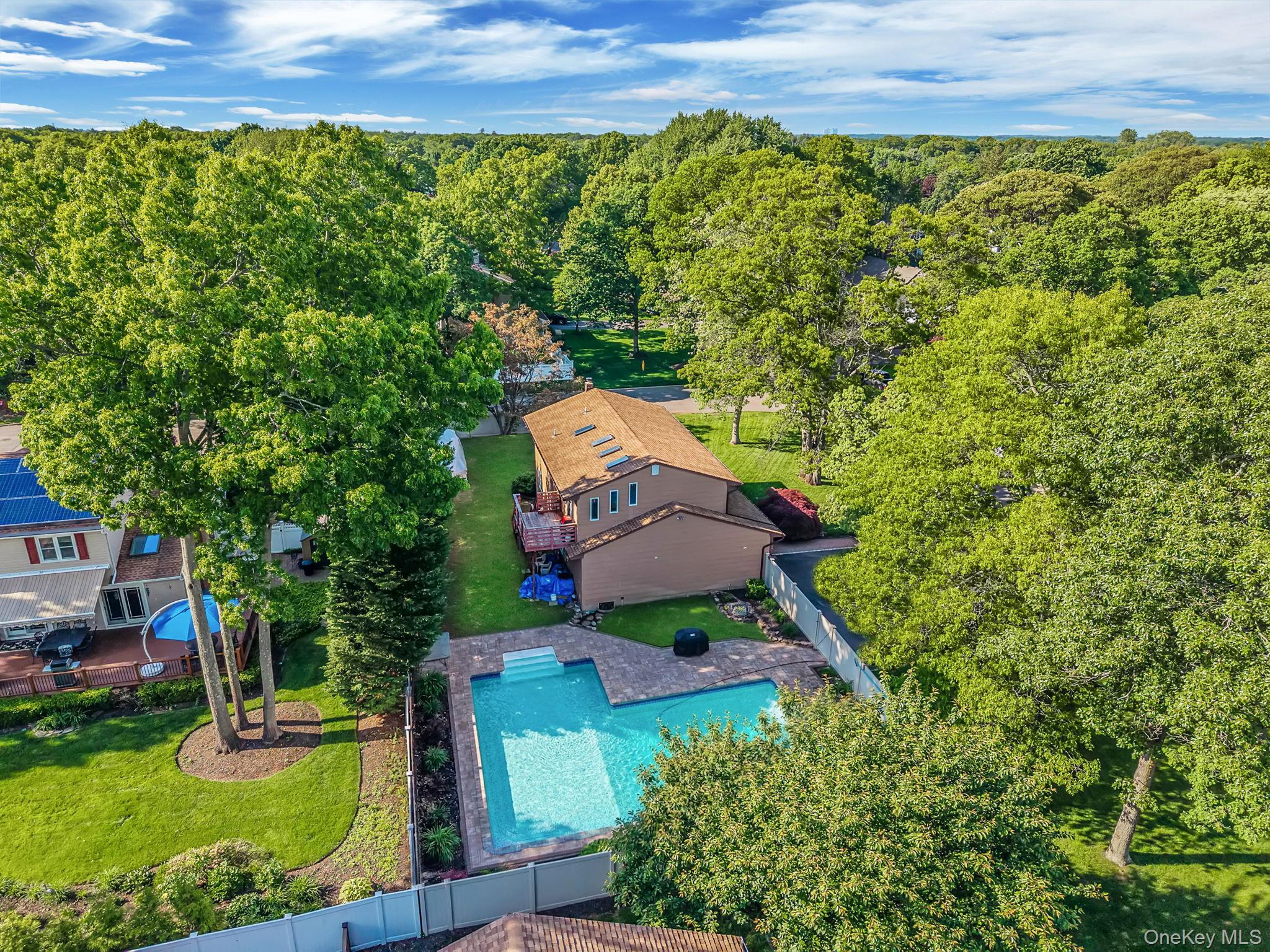 1st image of 26 Heritage Pl S, Smithtown, NY 11767 | MLS# 1029526