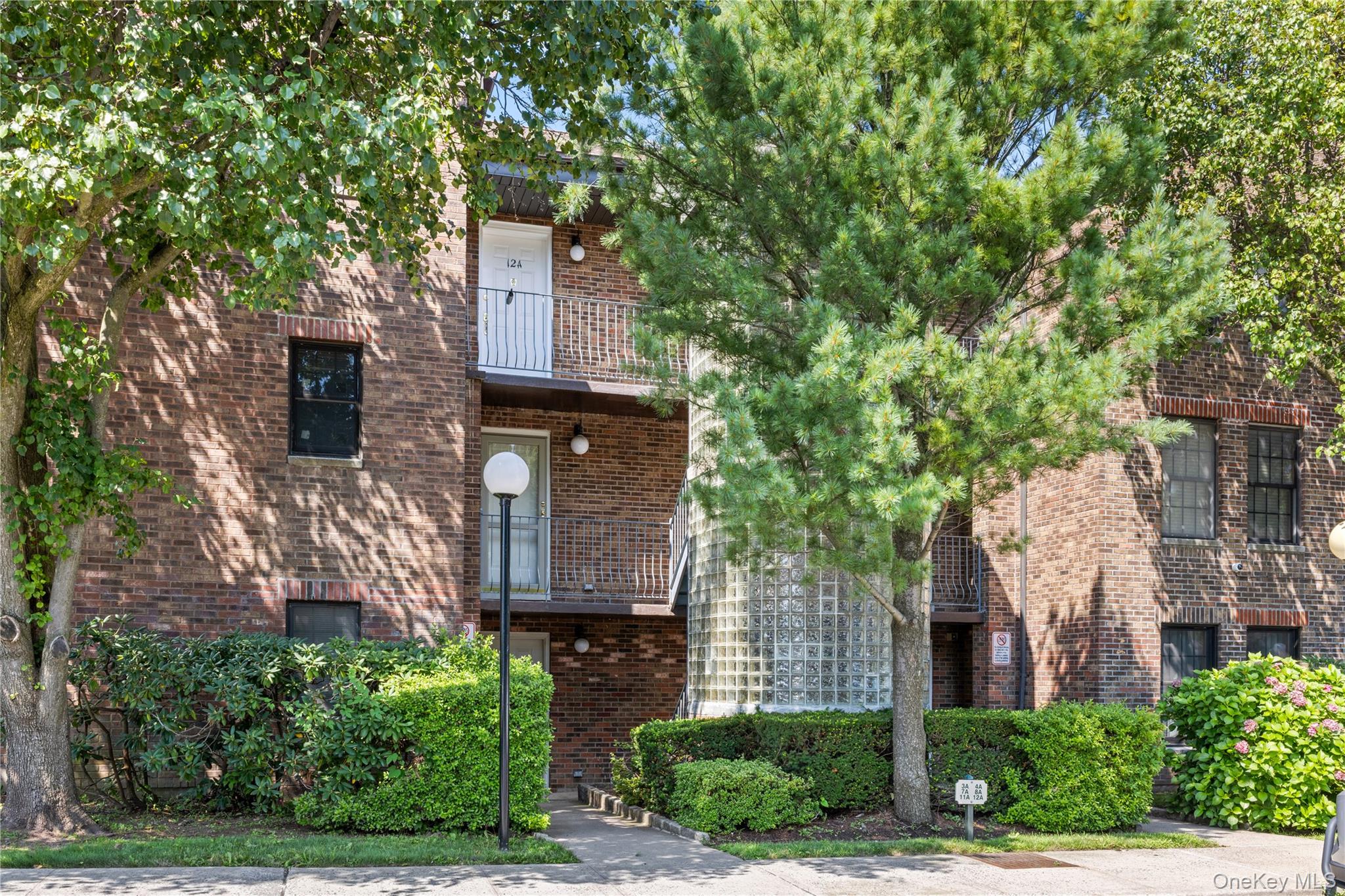 2nd image of 180 Davis Ave Ave #12A, New York, NY 10465 | MLS# 1029527