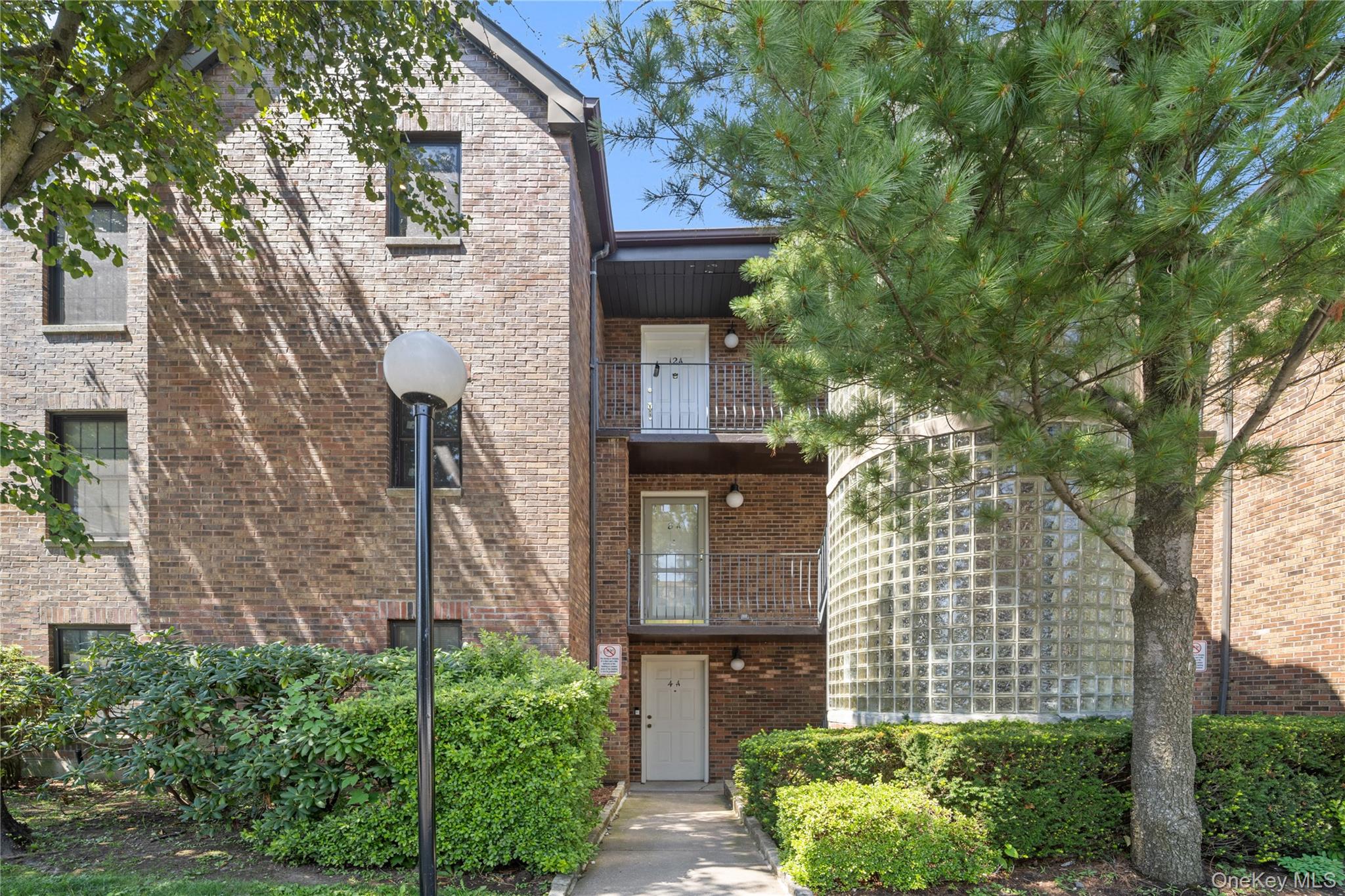 3rd image of 180 Davis Ave Ave #12A, New York, NY 10465 | MLS# 1029527