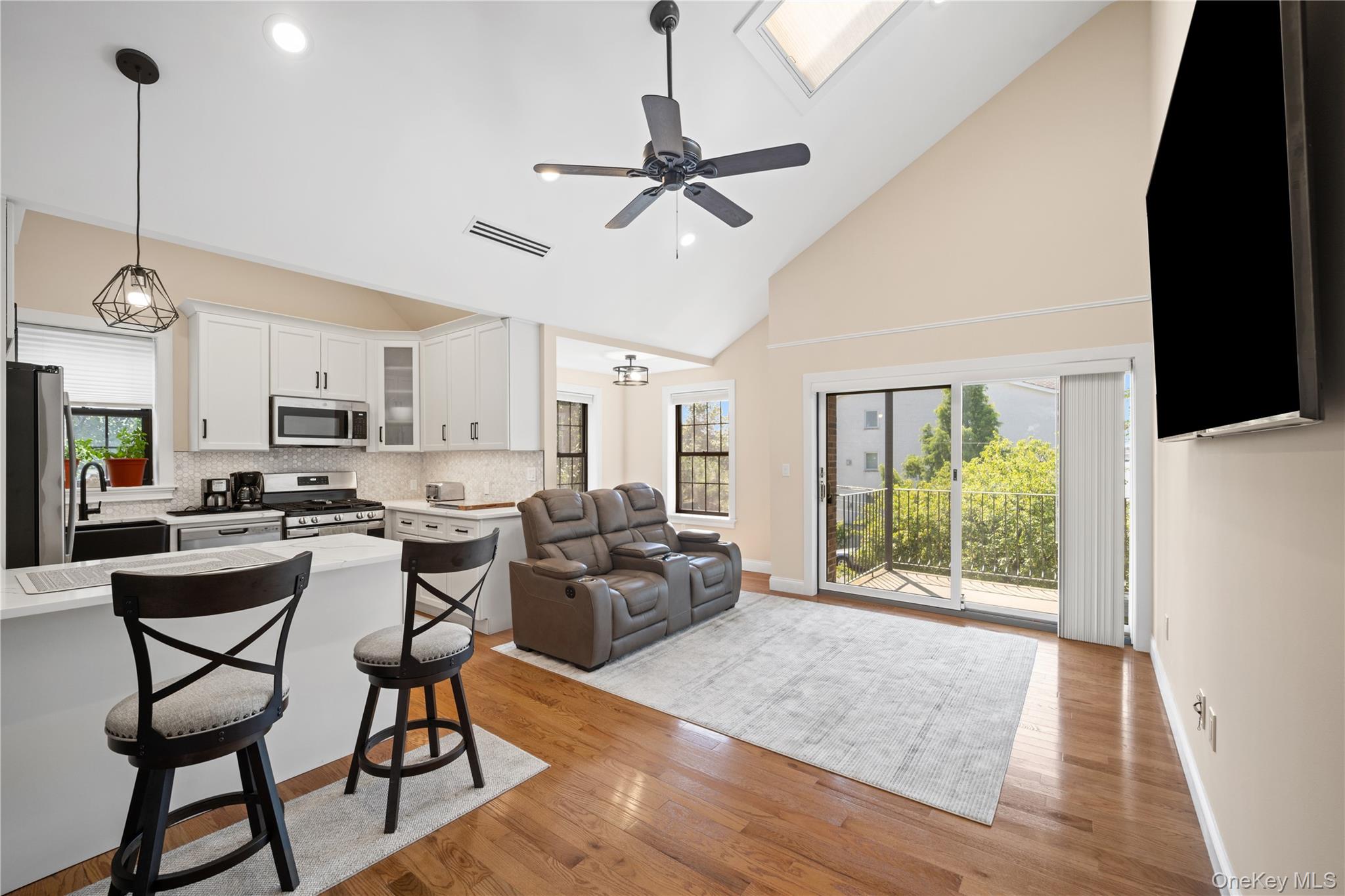5th image of 180 Davis Ave Ave #12A, New York, NY 10465 | MLS# 1029527