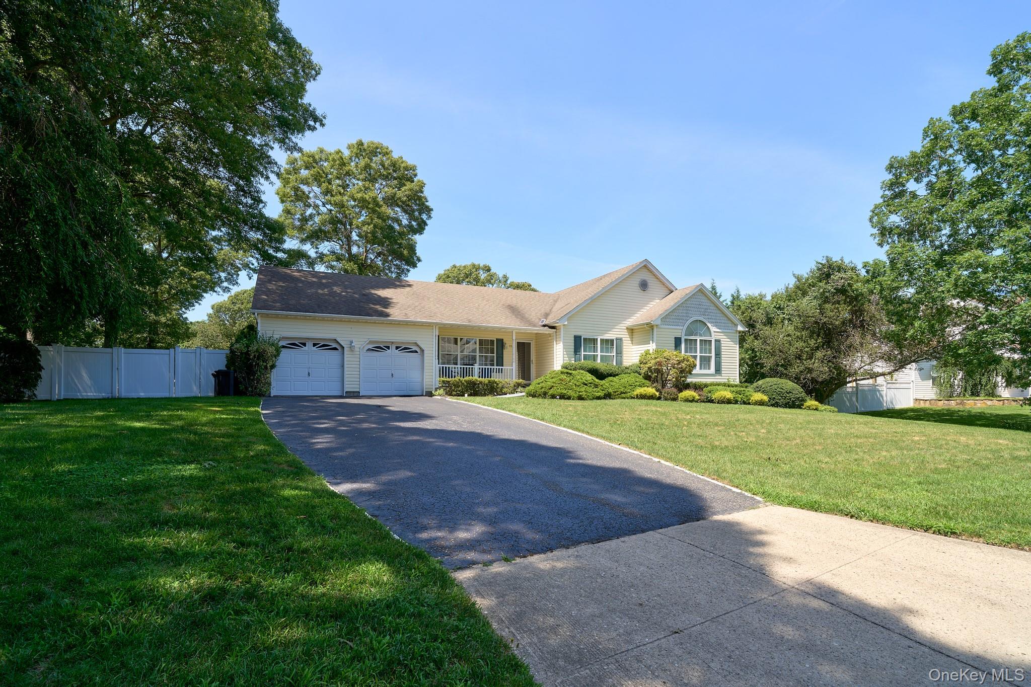 3rd image of 11 Embassy Rd, Selden, NY 11784 | MLS# 1029531
