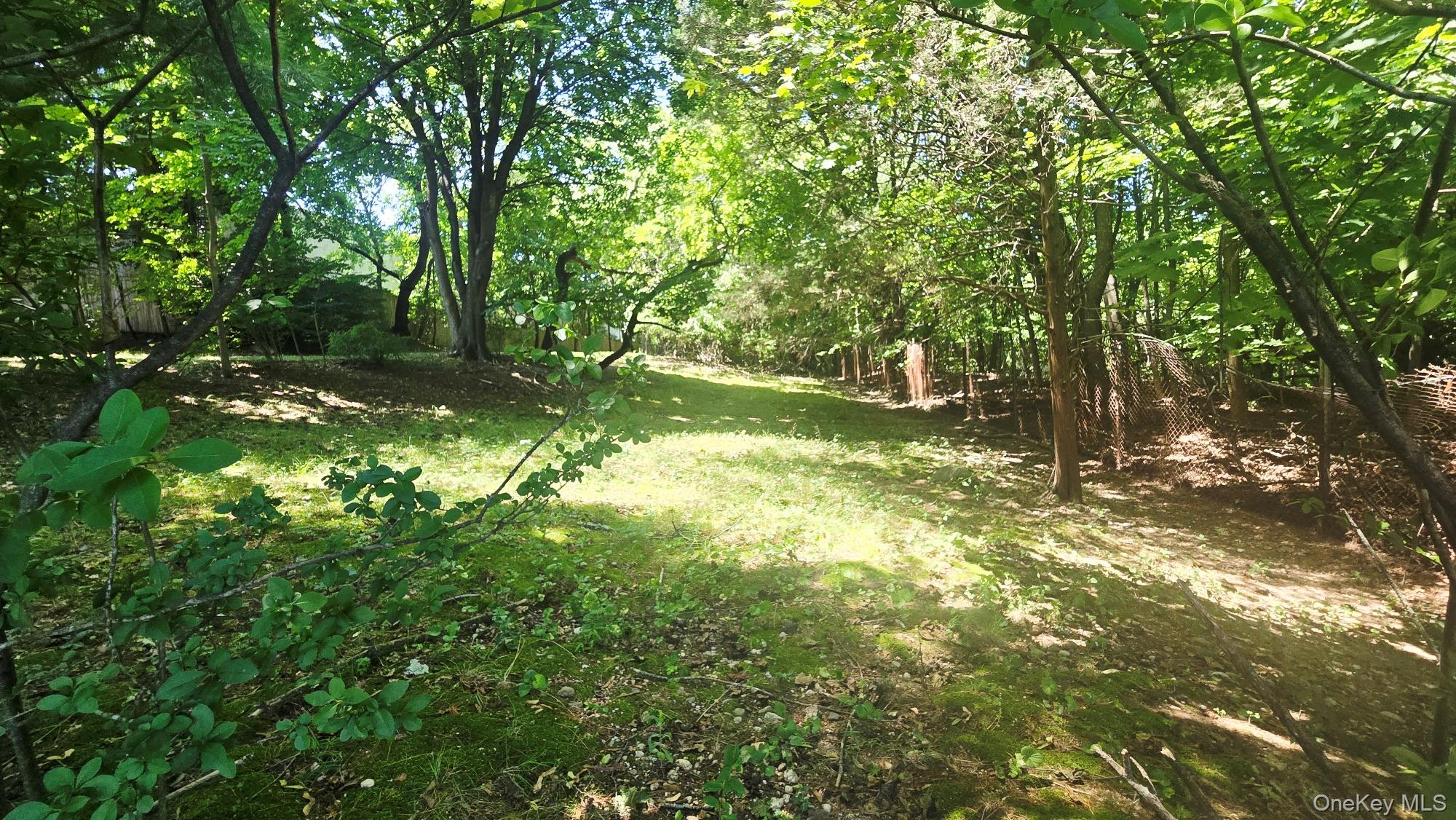 21st image of 27 Humphrey Dr, Oyster Bay, NY 11791 | MLS# 1029538