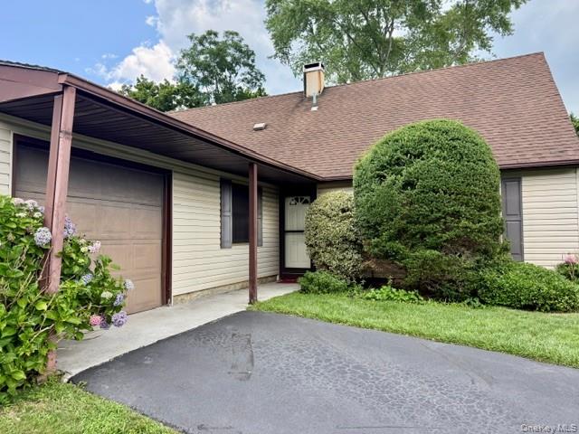 2nd image of 109 Stuyvesant Dr, Brookhaven, NY 11776 | MLS# 1029544