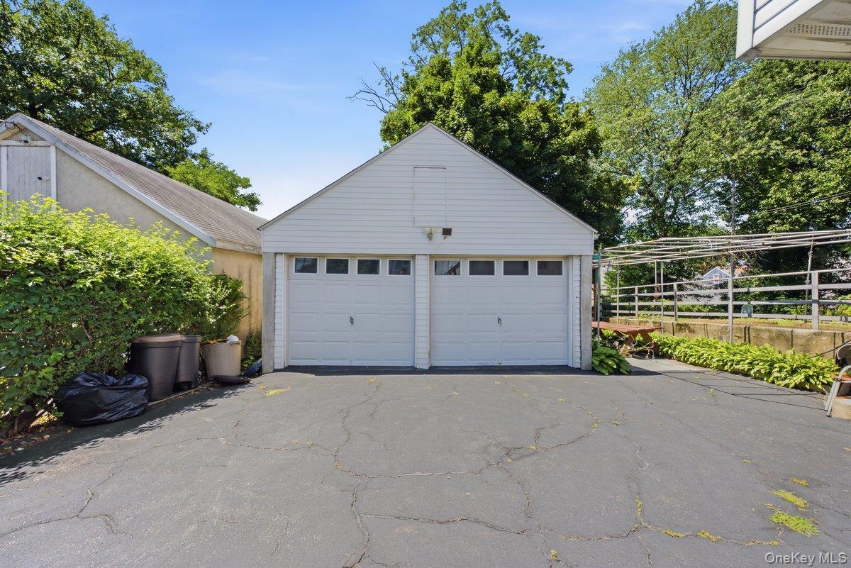 4th image of 19 Ridgewood Ave, Yonkers, NY 10704 | MLS# 1029564