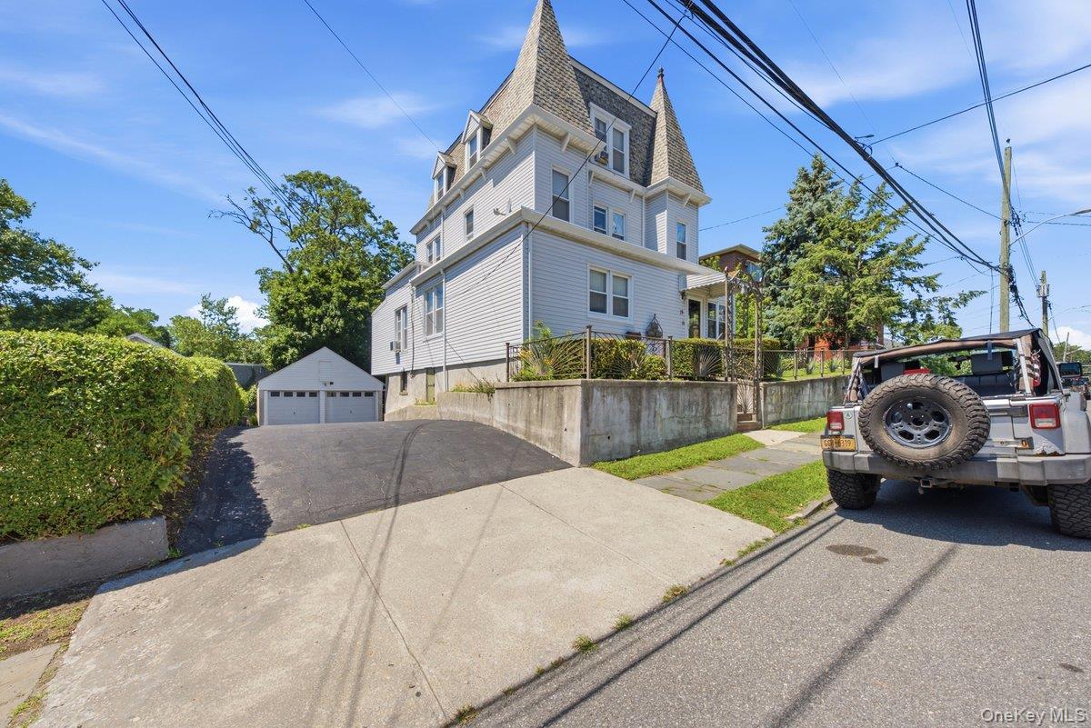 3rd image of 19 Ridgewood Ave, Yonkers, NY 10704 | MLS# 1029564