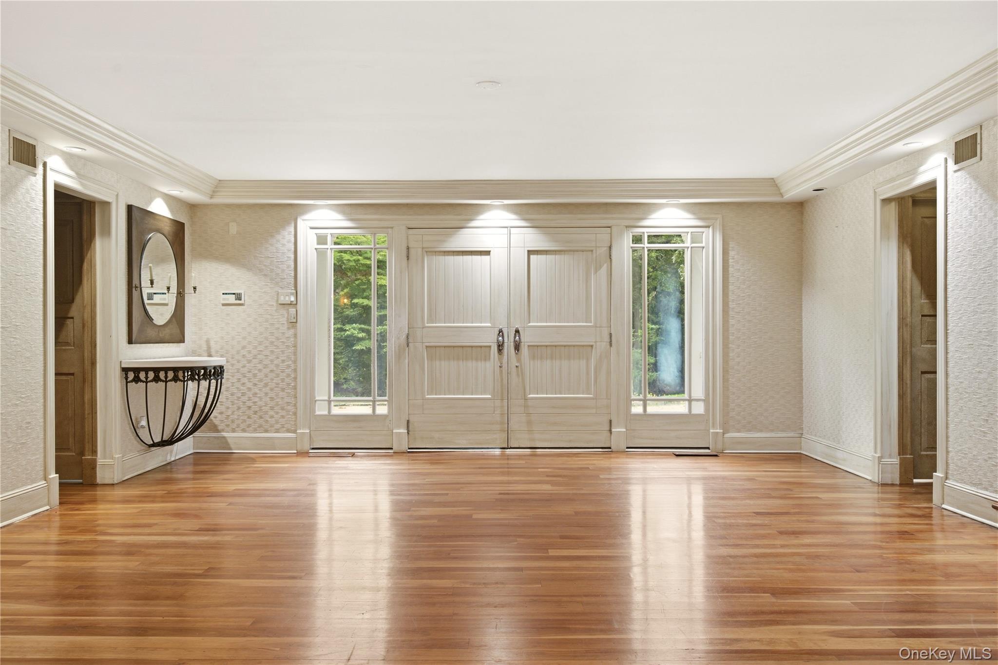 3rd image of 1620 Old Cedar Swamp Rd, Oyster Bay, NY 11545 | MLS# 1029584