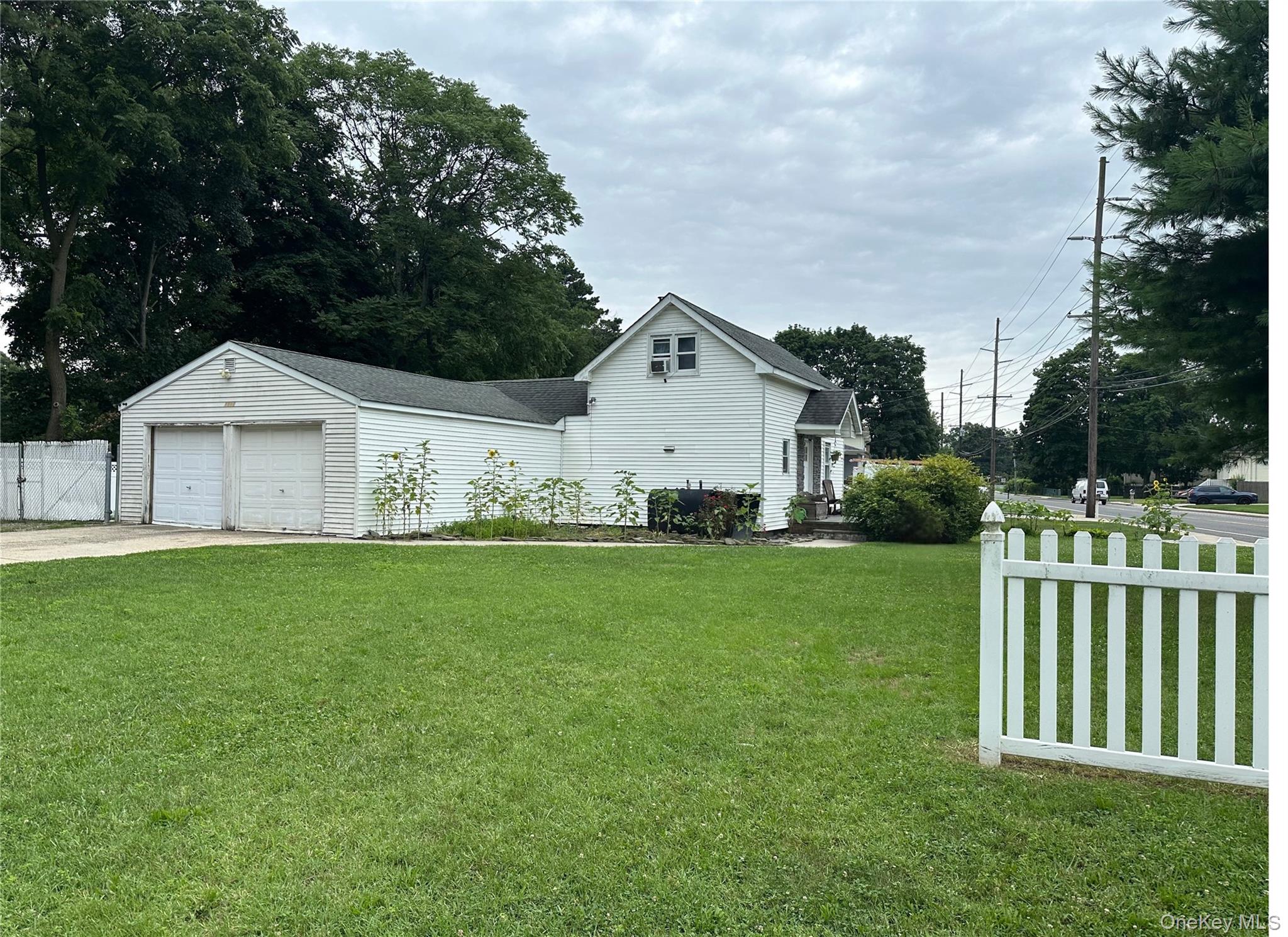 2nd image of 1287 Little East Neck Rd, Wyandanch, NY 11798 | MLS# 1029611