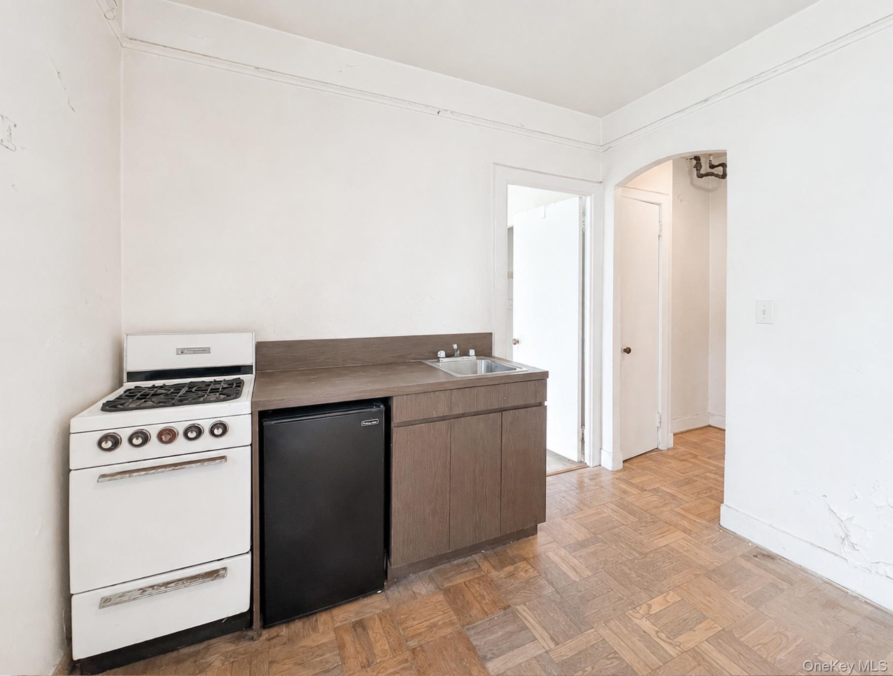 2nd image of 509 E 77Th St, New York, NY 10075