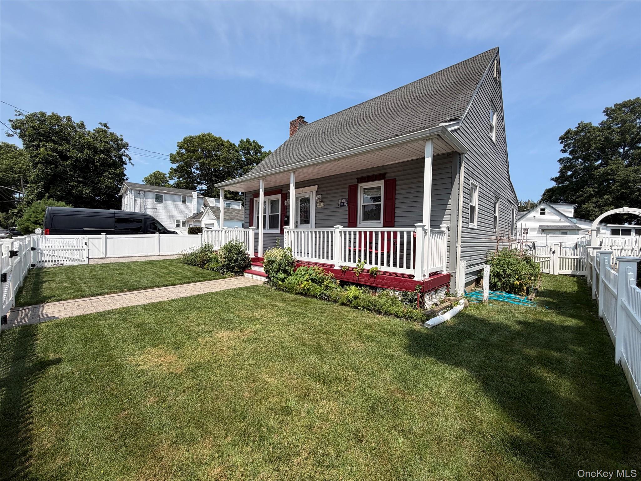 3rd image of 300 Beachview St, Babylon, NY 11726 | MLS# 1029621