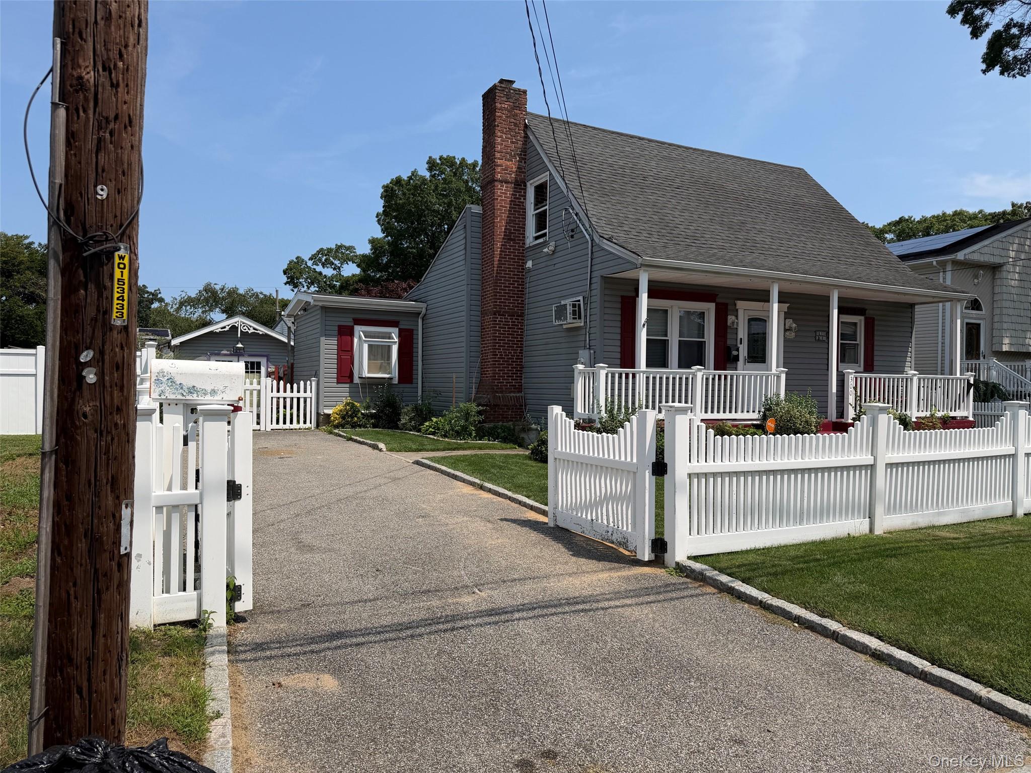 2nd image of 300 Beachview St, Babylon, NY 11726 | MLS# 1029621