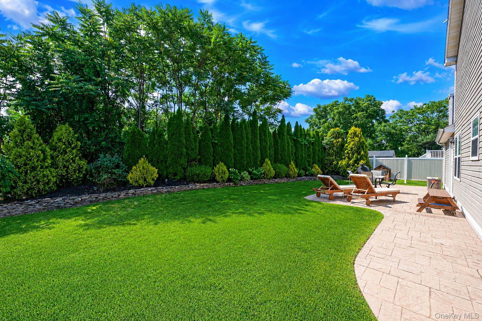 24th image of 134 Paris Ct, Islip, NY 11795 | MLS# 1029626