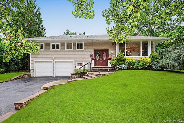 1st image of 7 Beatrice Ln, Oyster Bay, NY 11804 | MLS# 1029628
