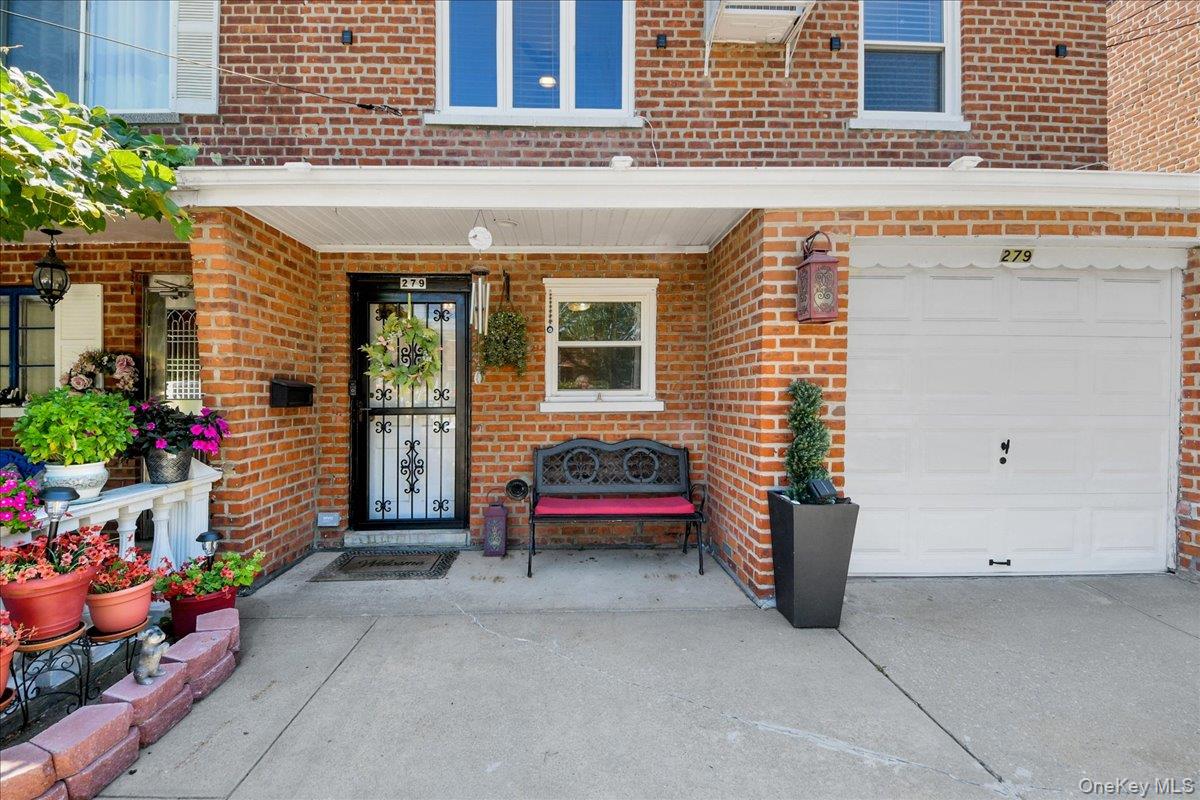 3rd image of 279 Throggs Neck Blvd, New York, NY 10465 | MLS# 1029633