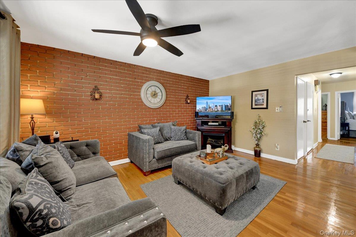 4th image of 279 Throggs Neck Blvd, New York, NY 10465 | MLS# 1029633