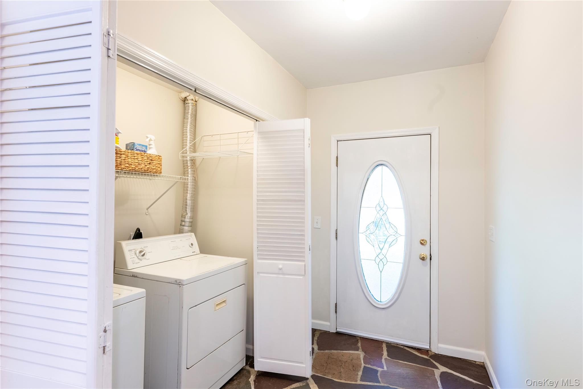 2nd image of 6 Hemlock Trail Ct, Kent, NY 10512 | MLS# 1029638
