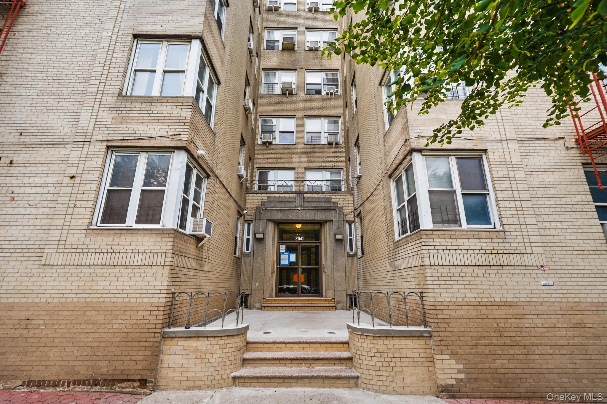 2nd image of 2160 Bronx Park E, New York, NY 10462
