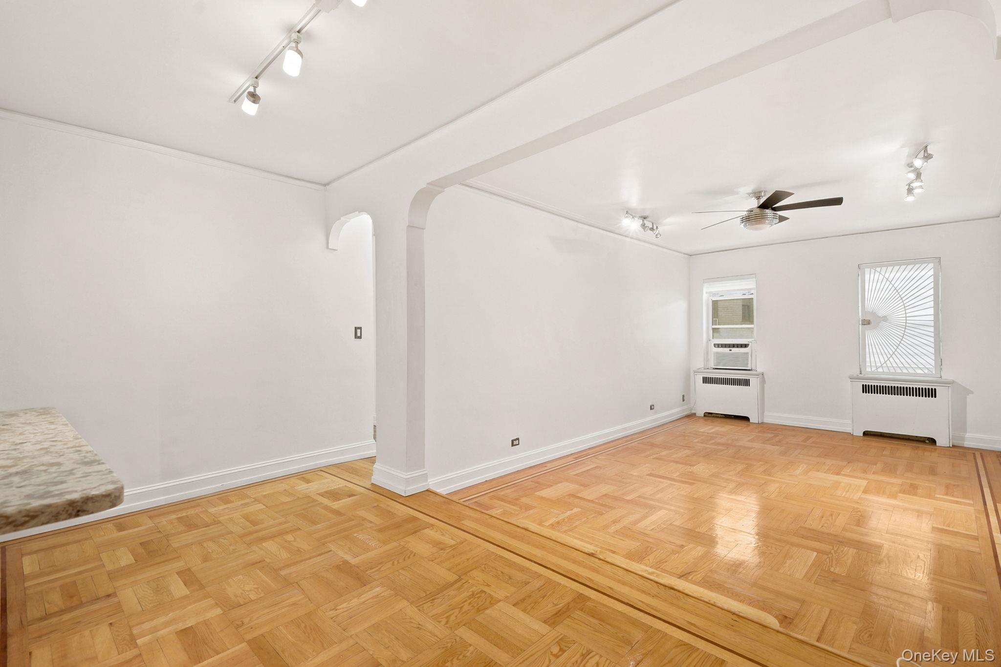 5th image of 2160 Bronx Park E #6J, New York, NY 10462 | MLS# 1029639