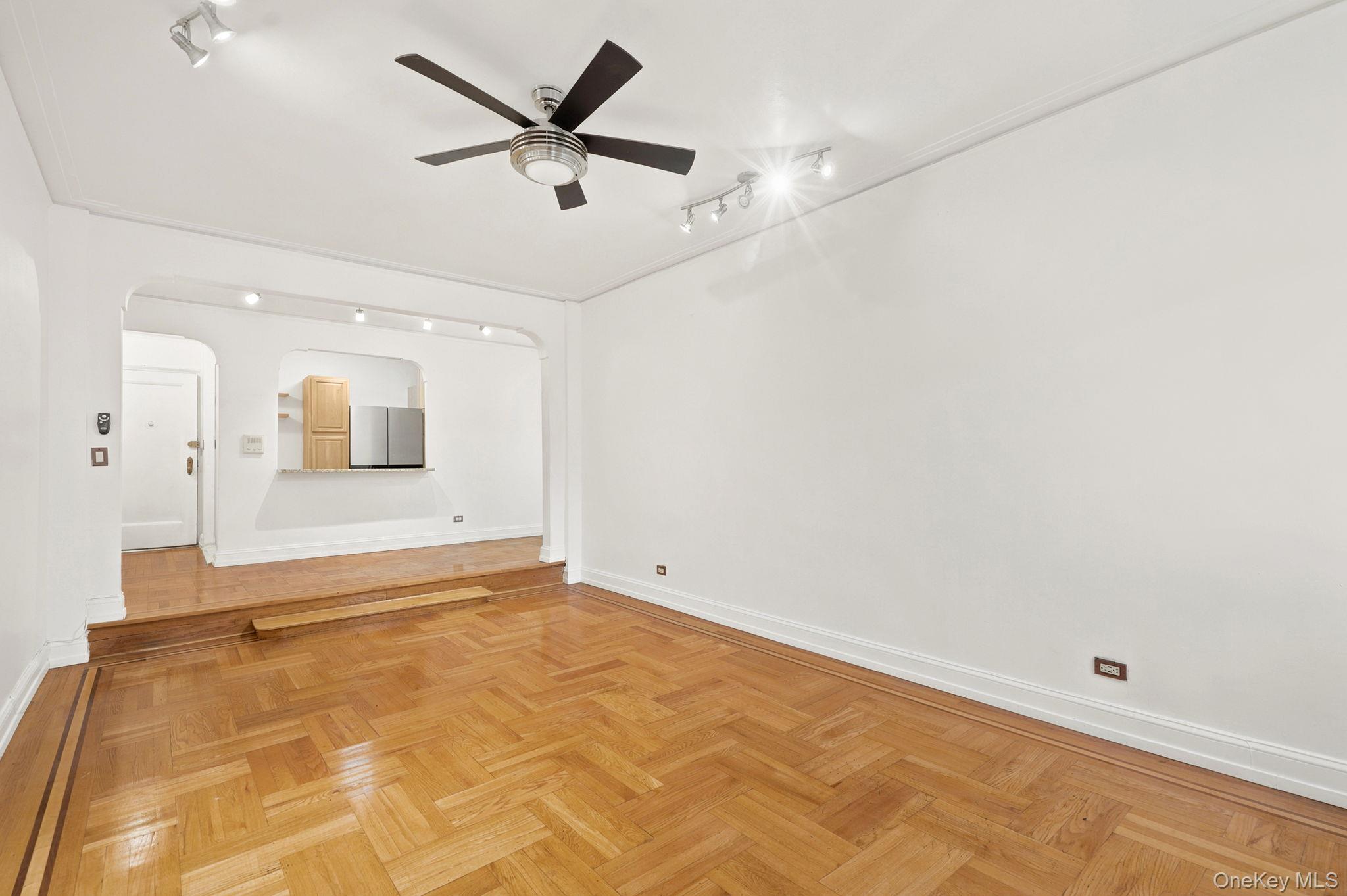 4th image of 2160 Bronx Park E #6J, New York, NY 10462 | MLS# 1029639