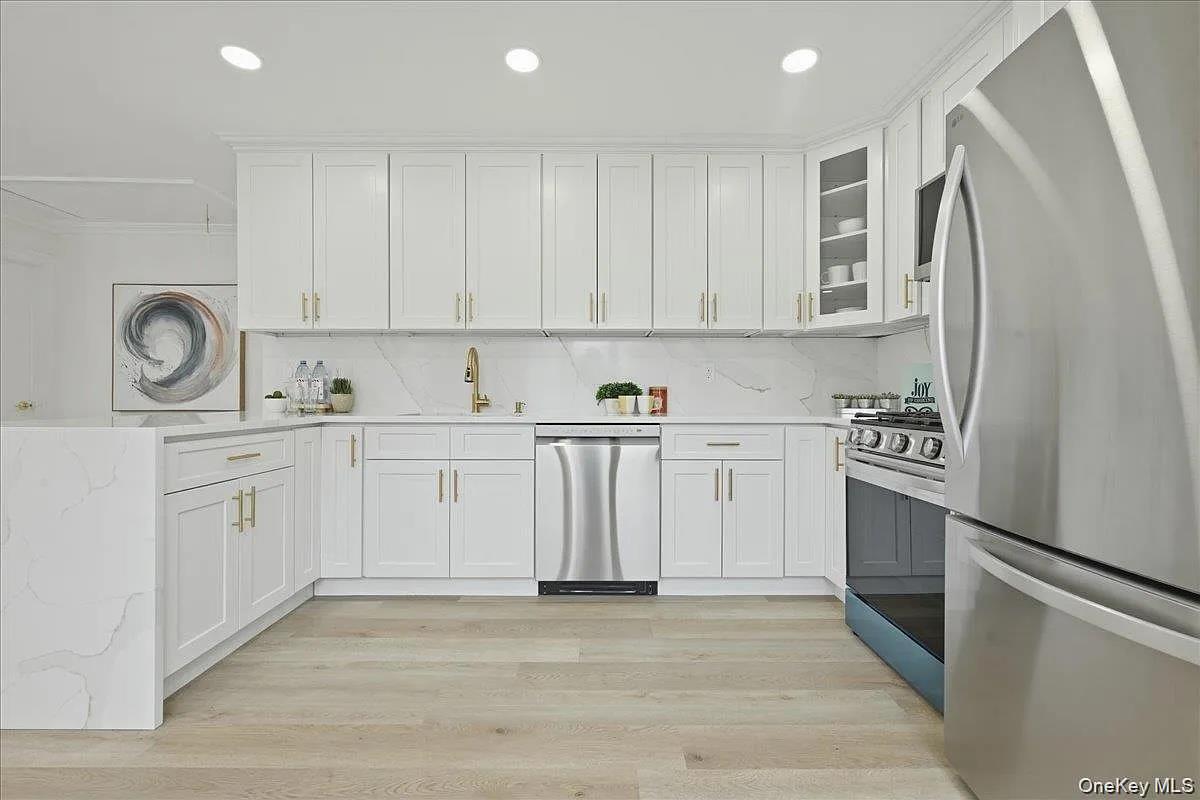4th image of 84 N Fordham Rd, Oyster Bay, NY 11801 | MLS# 1029689