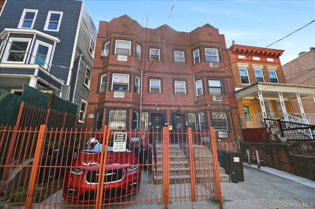 2nd image of 918 Summit Ave, New York, NY 10452 | MLS# 1029698