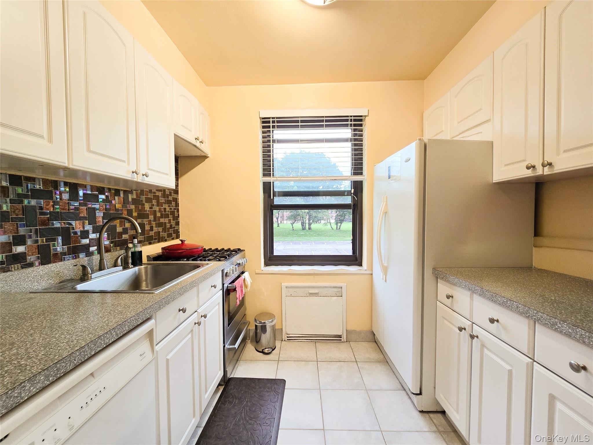 3rd image of 211-10 73Rd Ave #3D, New York, NY 11364 | MLS# 1029715