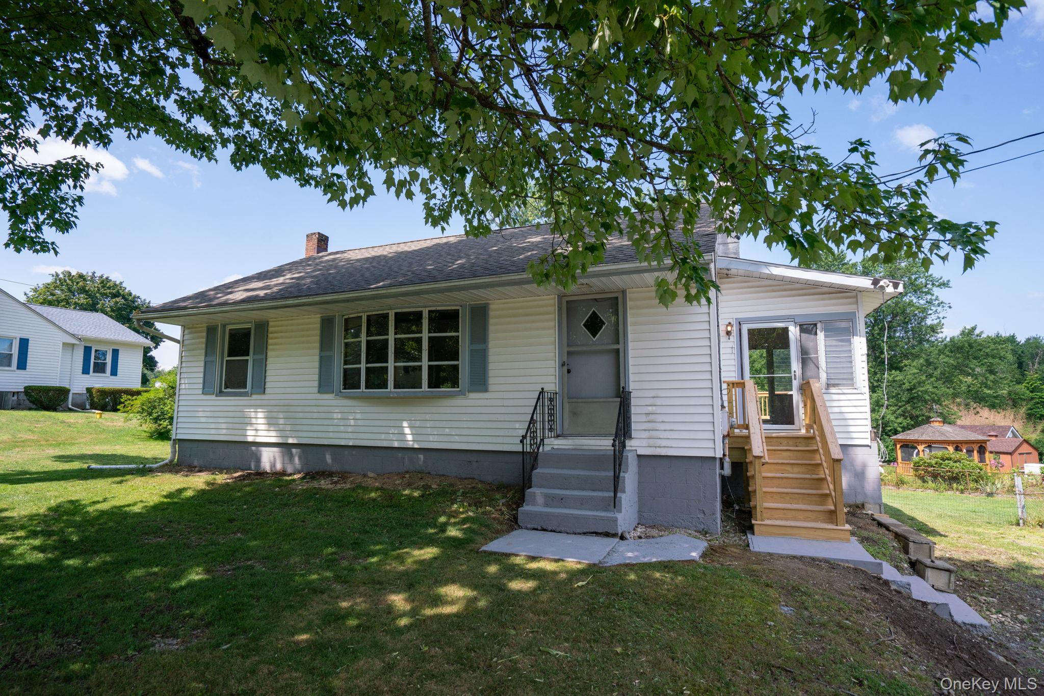 1st image of 601 Lakeside Rd, Newburgh (town), NY 12550 | MLS# 1029738