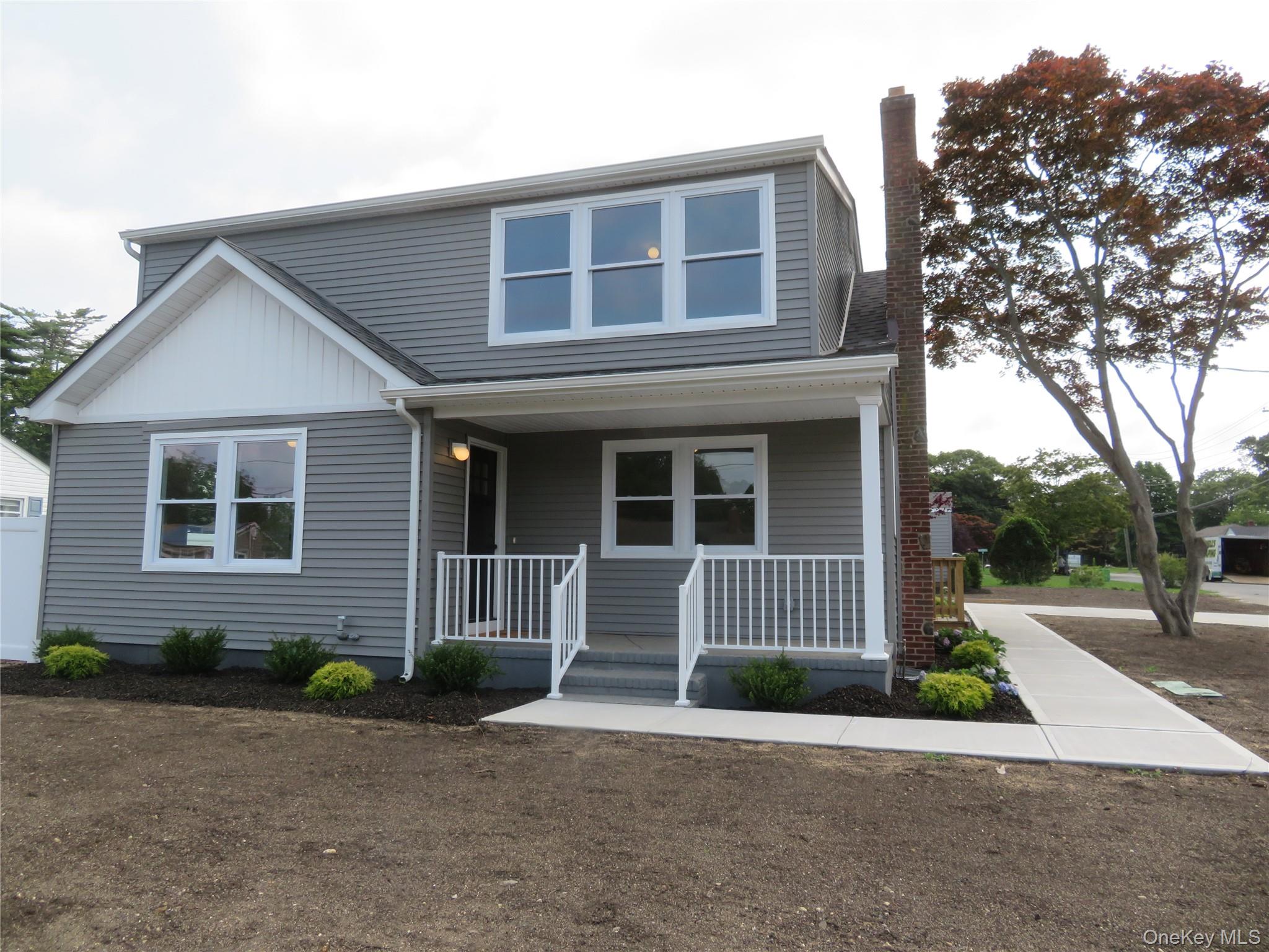 2nd image of 271 Washington Ave, Brookhaven, NY 11772 | MLS# 1029752