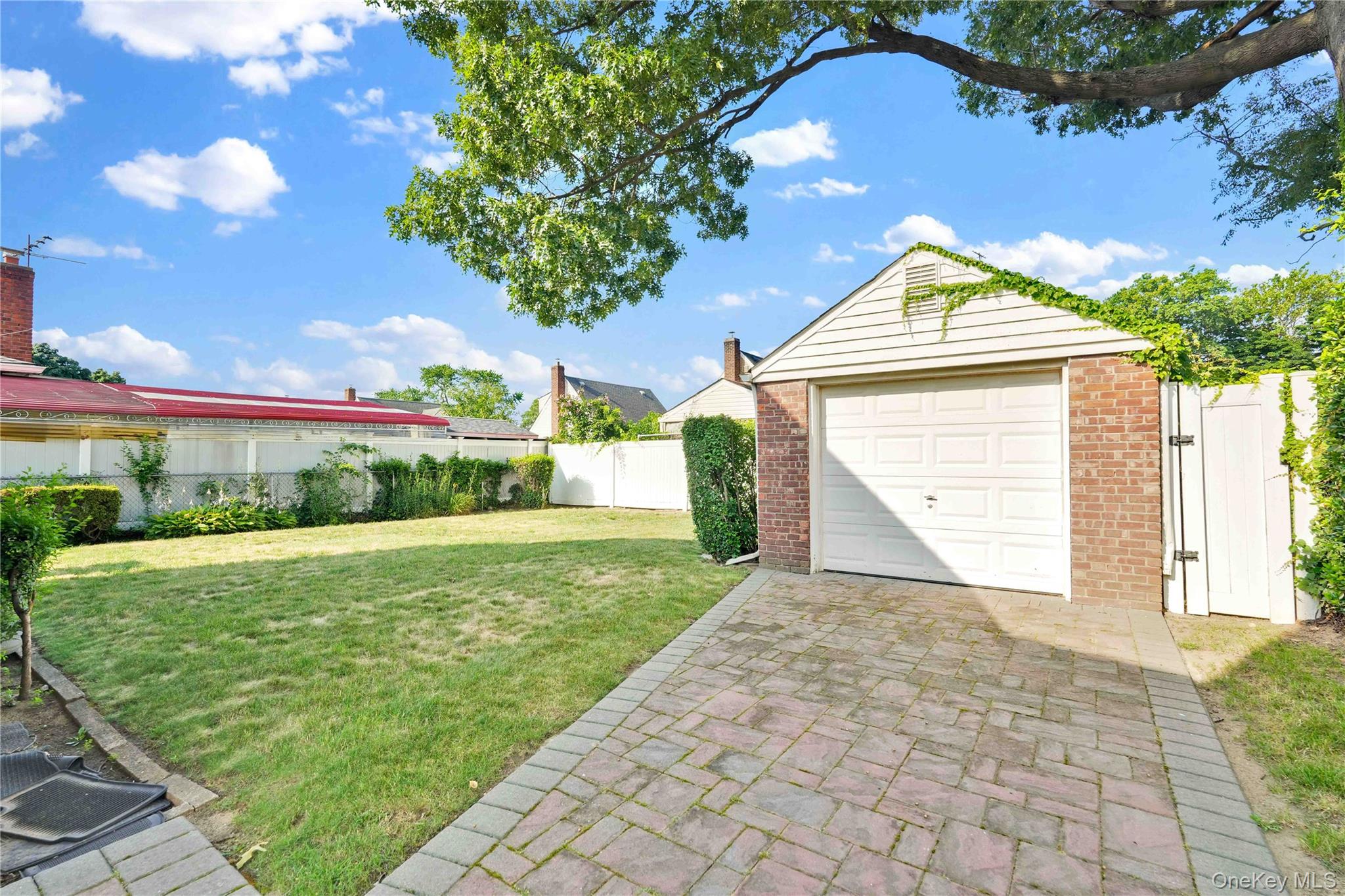 3rd image of 12114 Grayson St, New York, NY 11413 | MLS# 1029756