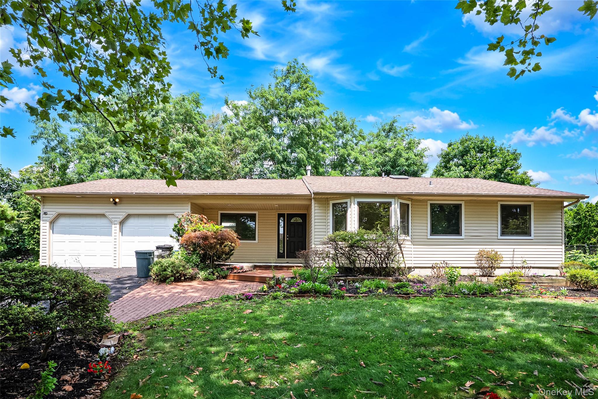 5th image of 15 Dix Cir, Huntington, NY 11746 | MLS# 1029801