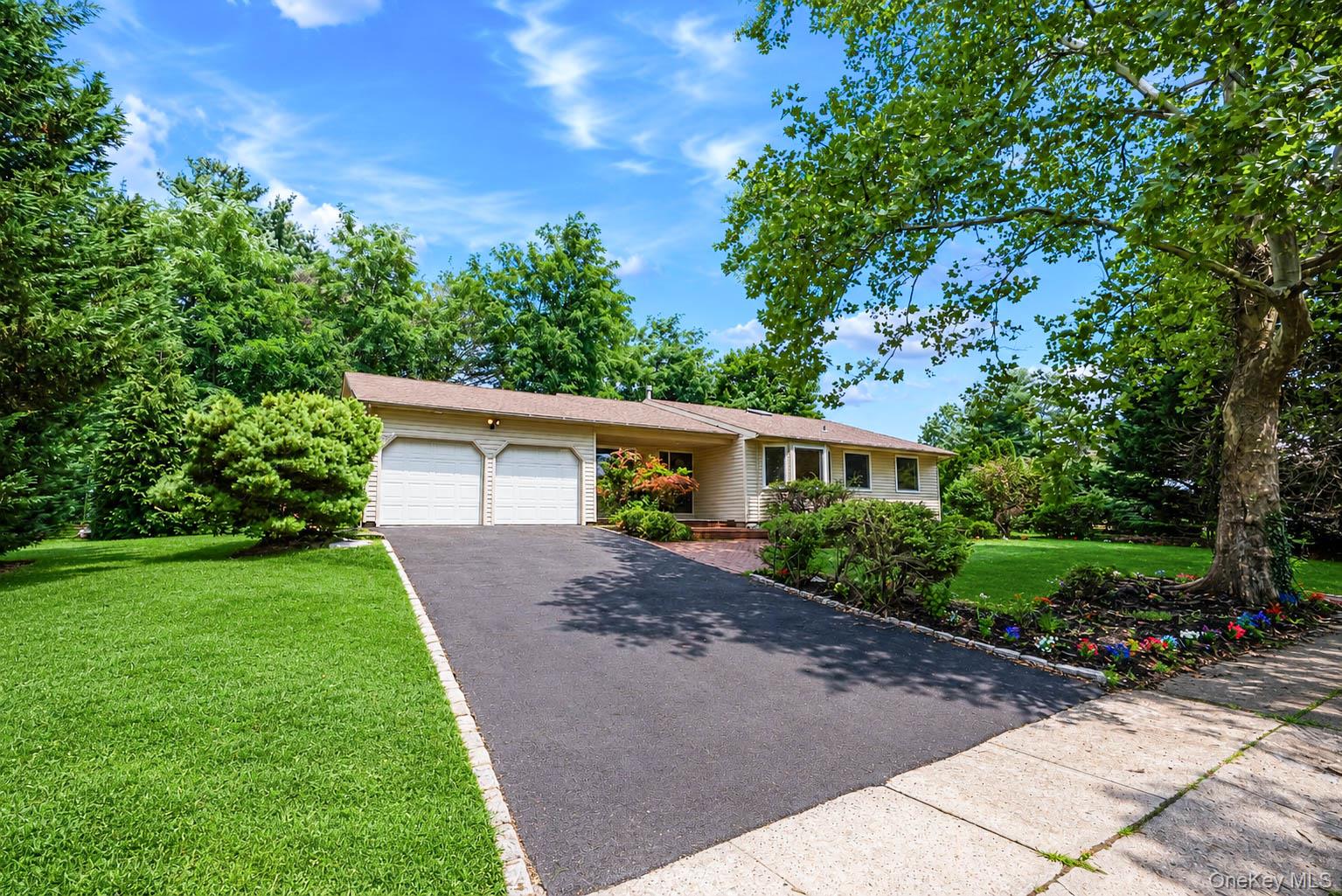 4th image of 15 Dix Cir, Huntington, NY 11746 | MLS# 1029801
