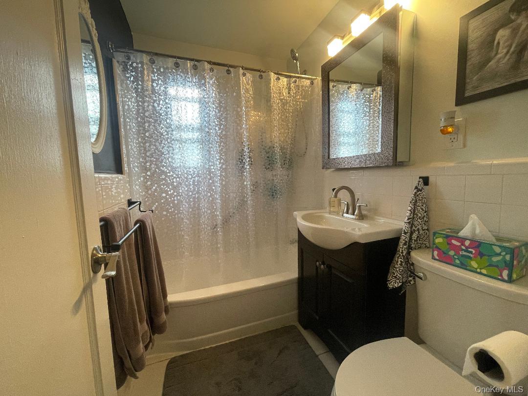 16th image of 81 11 Langdale St #216A, New Hyde Park, NY 11040 | MLS# 1029805